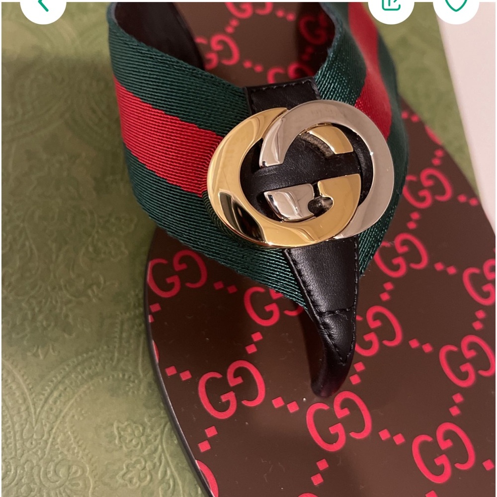 Women Gucci sandals